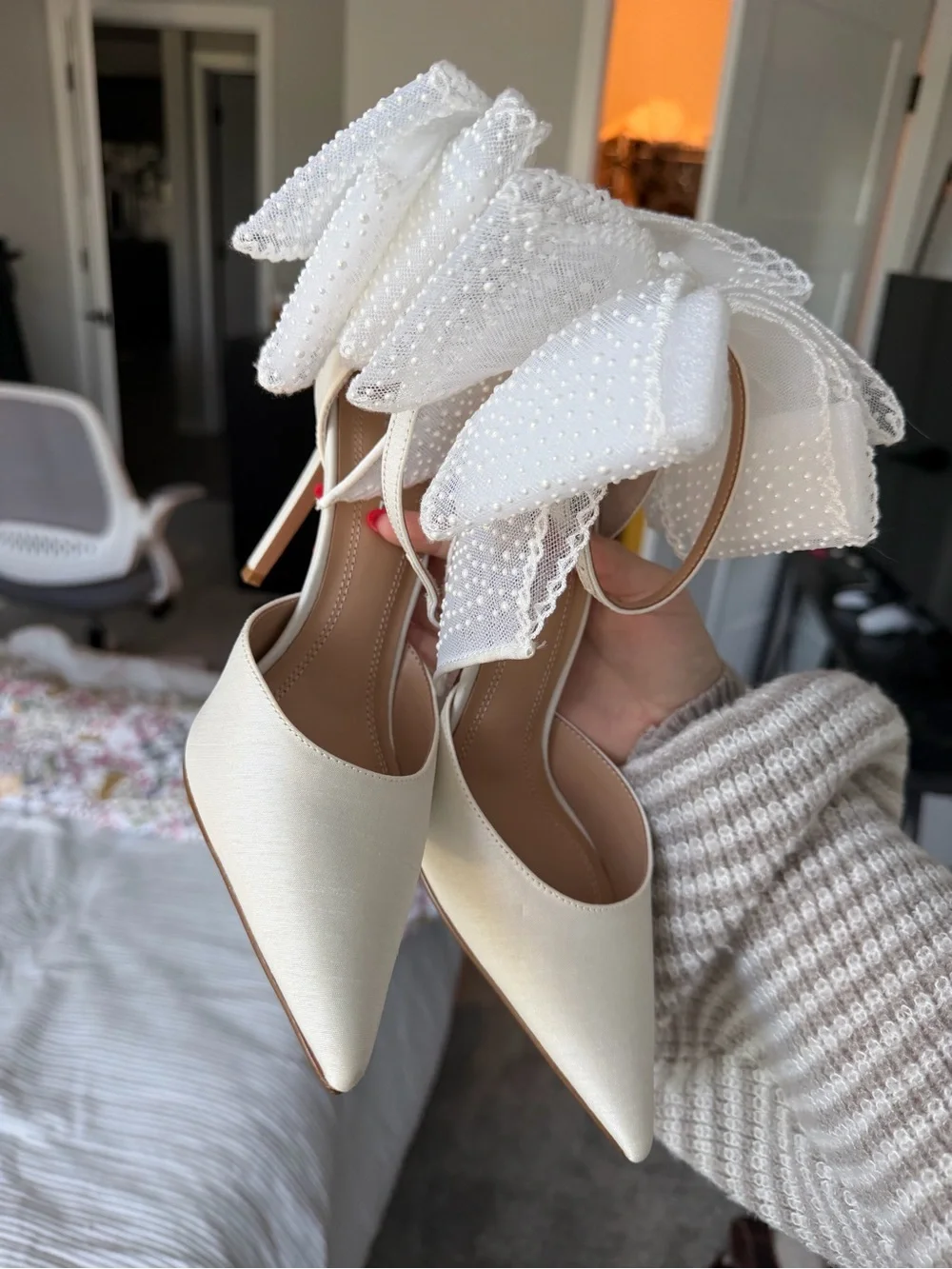 Never worn Steve Madden Cream Pointed-Toe Ankle Strap Heels with Bow Accent - Picture 3 of 4